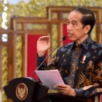 Presiden Jokowi Serahkan Zakat Sekaligus Luncurkan Gerakan Cinta Zakat