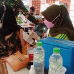 Masyarakat Bawean Serbu Pos Serbuan Vaksin TNI AL Koarmada II Di Hari Ke Dua