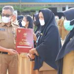 164 Guru Batam Terima Tanda Penghormatan Satya Lencana Karya Satya