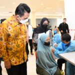 Gubernur Ansar Ke Batam Tinjau Vaksinasi Anak yang Dilaksanakan BINDA dan APINDO