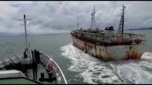 Tim Gabungan Amankan Kapal Ikan China, Satu ABK WNI Ditemukan Meninggal Dunia