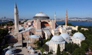 Menyikapi Hagia Sofia dengan Bijak