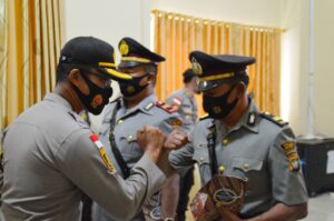 Kapolres Natuna pimpin sertijab Kapolsek Midai dan Serasan dengan Protokol Kesehatan