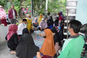 Emak emak Lancang Kuning Curhat Ke Isdianto Lahannya Masuk Jadi Kawasan Hutan Lindung