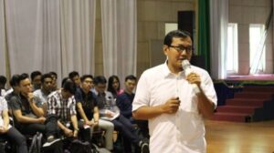Alois Wisnuhardana: Menyalip Ditikungan Pandemi