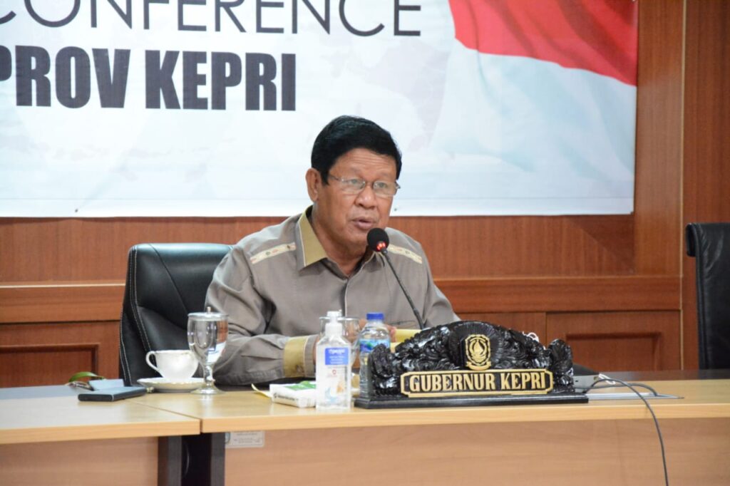 Cuaca Ekstrim, Gubernur Isdianto Siagakan Petugas Untuk Evakuasi Warga, Berencana Tutup Wisata Pantai