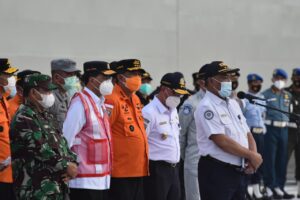 Kabasarnas Marsdya TNI (Purn) Bagus Puruhito Resmi Tutup Operasi SAR SJ-182