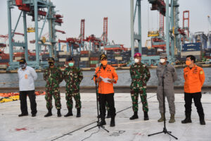 Direktur Operasi Brigjen TNI (Mar) Rasman MS: Operasi SAR Tambah 1 Material Pesawat Hari Ke 12
