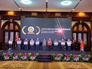 Gubernur Kepri Isdianto Bekerja Dengan Hati Kini Raih Penghargaan Dari KASN