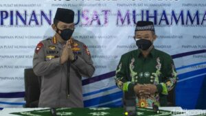 Berwibawa Pakai Peci Hitam, Listyo Sigit Silaturahmi ke Muhammadiyah