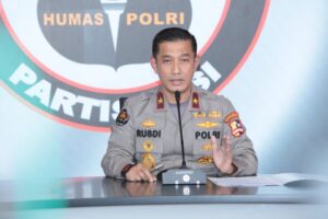Bareskrim Periksa Abu Janda Alias Permadi Arya cuitan Rasis