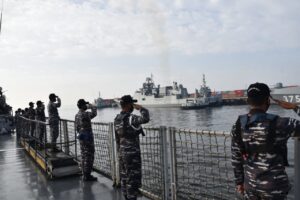 KRI Bung Tomo-357 Latihan Bersama di Laut Arab Dengan Target ‘Killer Tomato’