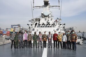 KRI Bung Tomo Sandar di Karachi Pakistan Sukseskan Multinational Exercise AMAN-21