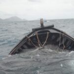 Kapal Kayu Muatan Pisang Tengelam Perairan Bintan