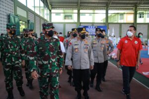 Kompak Panglima TNI Bersama Kapolri Tinjau Pelatnas Karate di Bali