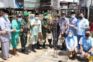 Walikota Batam Rudi Salurkan Bantuan 560 Juta Untuk 113 Rumah Korban Bencana