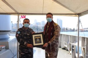 Bersandar Pelabuhan Beirut Komandan MTF UNIFIL Silaturahmi KRI Sultan Hasanuddin 366