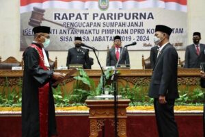 Dilantik Waka II DPRD, Kasat Lantas Dampingi Ahmad Surya