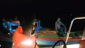 Alami Mati Mesin Dua Nelayan Terombang-ambing di Lautan Natuna, Tim SAR Lakukan Evakuasi