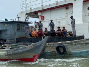 Bakamla RI Gagalkan Transfer BBM Ilegal di Perairan Kepri