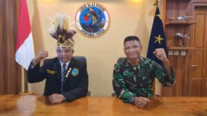 Hadiah Spesial Mars Pemuda Adat Papua dari Danlanud Silas Papare