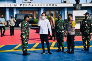 Presiden Ri Joko Widodo Terbang ke Bali Tinjau Vaksinasi Massal