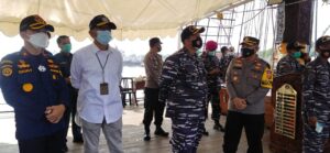 Joy Sailing Bersama Mahasiswa Telkom Dengan KRI Dewaruci