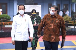 Kunker ke DIY dan Jateng, Presiden Jokowi Tinjau Vaksinasi Massal