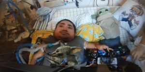 Daniel Amaya Akrab bernama Mizter Bonezz Dengan Keterbatasan mampu berkarya Musik