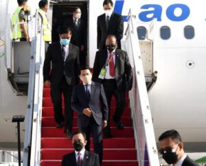 Menteri Luar Negeri Laos Saleumxay Kommasith Tiba di Indonesia