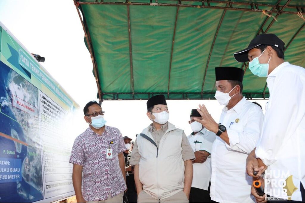 Menteri PPN/Kepala Bappenas H. Suharso Monoarfa meninjau Landing Point Jembatan Batam – Bintan sisi Pulau Bintan
