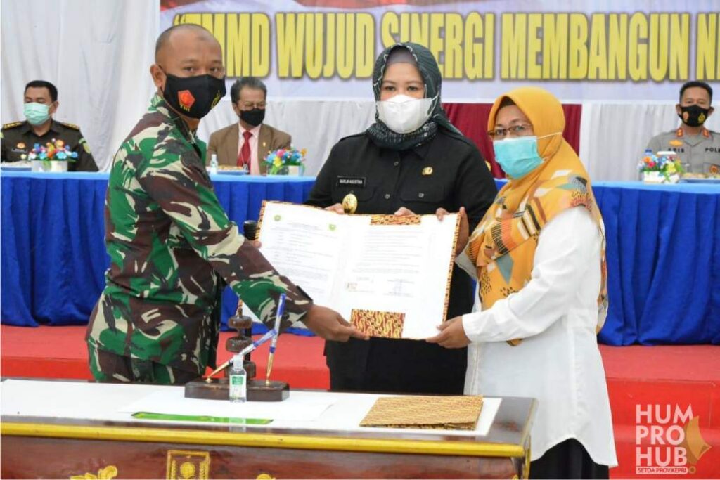 Wagub Kepri Marlin Agustina Tutup Kegiatan TMMD Ke 110