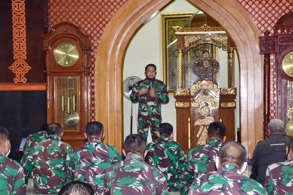Bulan Ramadhan 1442 H Panglima Komando Armada I (Pangkoarmada I) Laksda TNI Abdul Rasyid K, bersama prajurit dan PNS Koarmada I melaksanakan shalat ghaib dan memanjatkan do'a bersama bagi para awak kapal selam KRI Nanggala-402 