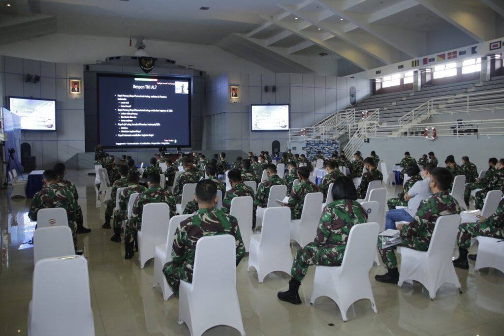 Kepala Staf Komando Armada I (Kaskoarmada I) Laksma TNI Bambang Irwanto, beserta Perwira Jajaran Koarmada I menghadiri Sosialisasi Hukum Laut Internasional Unclos 1982