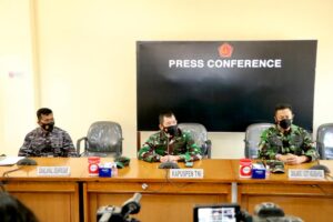 TNI Kerahkan 21 KRI Cari Kapal Selam Nanggala-402
