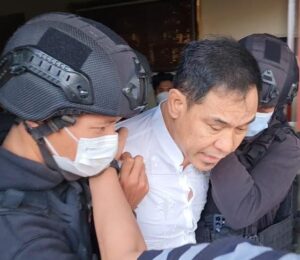 Munarman Ditangkap, Densus 88 Temukan Benda Mencurigakan di Bekas Markas FPI