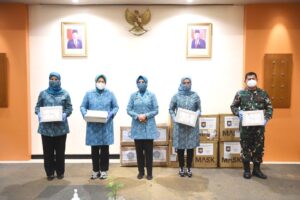 Sumbangan 40 Ribu Masker Yayasan HOPE Indonesia Untuk PKK Kepri