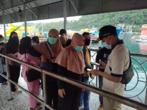Covid-19 Melonjak Tajam, Tim Satgas Perketat Pemeriksaan Penumpang Kapal