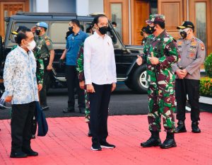 Panglima TNI Dampingi Presiden Joko Widodo Kunker ke Kendari