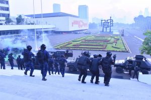 Seperti ini Satgultor TNI Tumpas Aksi Teroris Di Gedung DPR RI