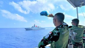 KRI Sultan Iskandar Muda Berikan Salam Perpisahan Dan Sambut Kapal Perang Negara Lain Di Lebanon