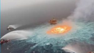 Pipa Gas Teluk Meksiko Bocor Dari Dalam Laut Kobaran Api Menyala