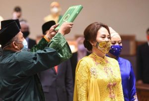Cen Sui Lan Politisi Asal Kepri Sosok Wanita Popular Versi Golkar