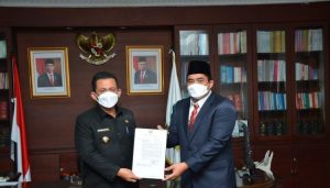 Gubernur Kepri Ansar Ahmad Resmi Tunjuk Roby Plt Bupati Bintan