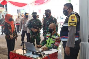 Panglima TNI Berikan Bantuan Laptop Untuk Tenaga Tracer Covid-19