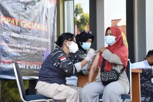 Pangkalan Utama TNI AL Gelar Serbuan Vaksinasi Masyarakat Maritim