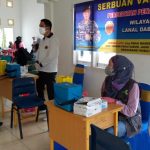 Masyarakat Dabo Singkep Kembali Terima Serbuan Vaksinasi Bersama TNI AL