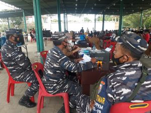 Warga sekitar Singapore Land tak luput dari serbuan Vaksinasi TNI AL