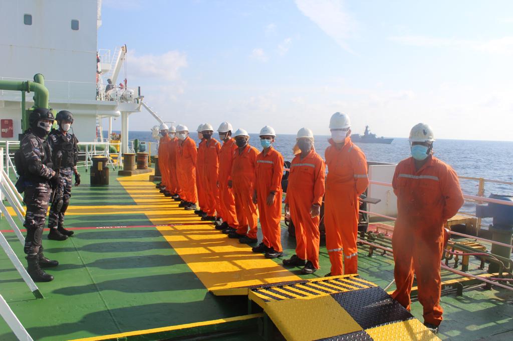 TNI Angkatan Laut melalui unsur Komando Armada I KRI John Lie-358 berhasil menangkap kapal Tanker MT. Strovolos