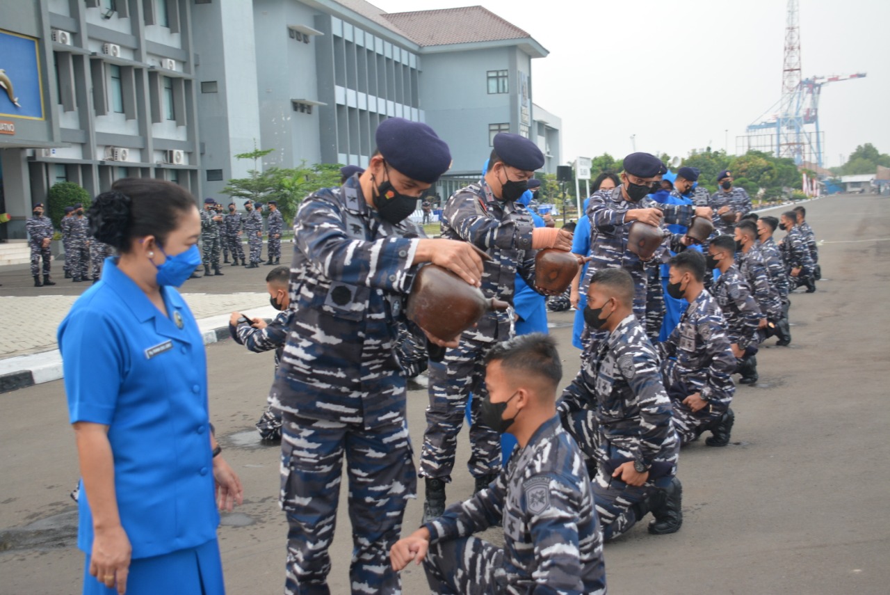 20 Perwira Remaja lulusan Akademi Angkatan Laut Angkatan 66 di lingkungan Koarmada I